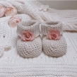Sweterkowe buciki skarpetki Blossoms (beżowe +kwiatuszek pudrowy) - 2