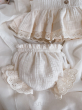 Bloomersy muślinowe z haftowanymi falbanami (latte) - 3