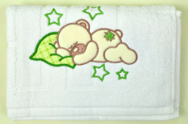Ręcznik kąpielowy z haftem 55x72 (zielony miś z łatką)
