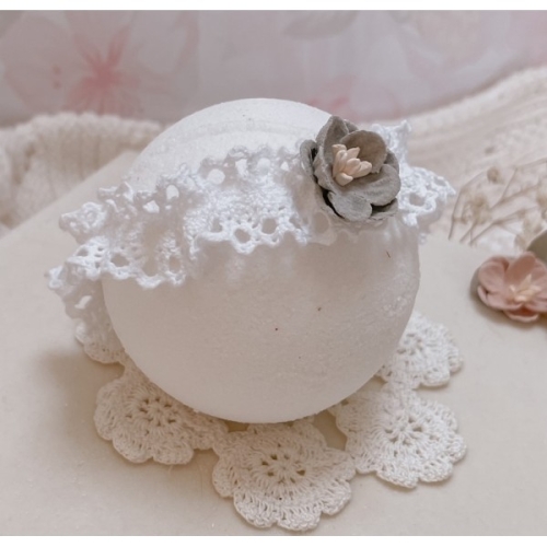 Opaska na główkę bezuciskowa koronkowa (kwiatuszek szary)