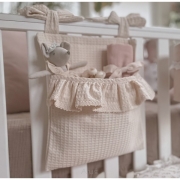 Przybornik na łóżeczko z falbanką "Lovely line" (jasny beż)