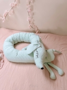 Ochraniacz do łóżeczka, poduszka ozdobna, przytulanka PIESEK (mięta +eucaliptus)