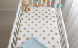 Prześcieradło muślinowe z gumką do kołyski 90x40 (teddy love) - 4