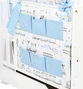 Przybornik na łóżeczko "KOKARDKA" (ciuchcia niebieska +niebieski gładki)