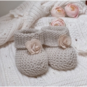 Sweterkowe buciki skarpetki Blossoms (beżowe +kwiatuszek)