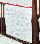 Przybornik na łóżeczko (rowerki z czerwonym)