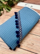 Okrycie kąpielowe wafelek bawełniane 100x100 BOHO navy blue pompons dark blue