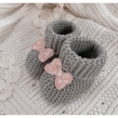 Sweterkowe buciki skarpetki Blossoms (szare +pudrowa kokardka) - 2