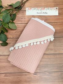Okrycie kąpielowe wafelek bawełniane 100x100 BOHO powder pink pompons white