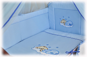 3 elementowa pościel HAFTOWANA (niebieski miś na chmurce)