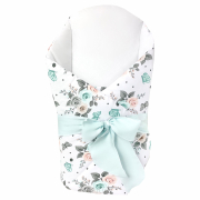 Rożek becik usztywniony wiązany KOKARDKA (białe różyczki +mięta wiazanie /srodek bialy))