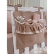 Przybornik na łóżeczko z falbanką "Lovely line" (brązowy)