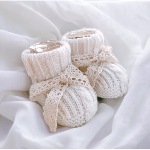 SWETERKOWE SKARPETKI/ BUCIKI O WARKOCZOWYM SPLOCIE ŚMIETANKOWE z koronką